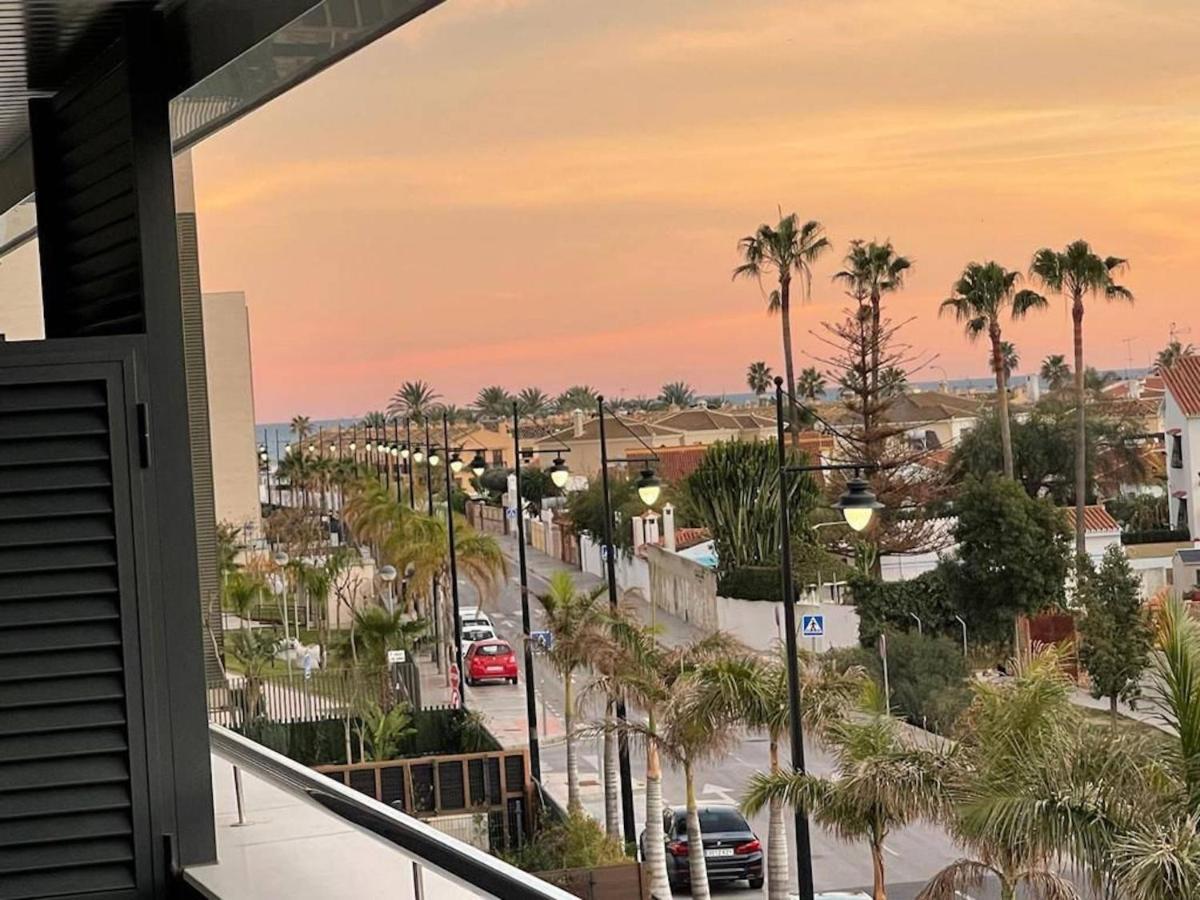 Holidays2torremolinos Alamos 3 Bedroom & Terrace & Pool Apartment